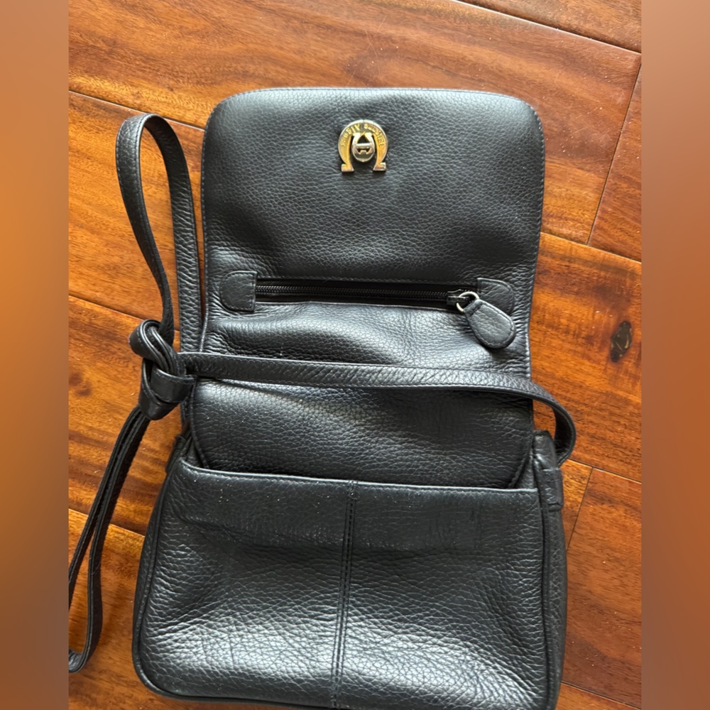 Etienne Aigner Black Leather‎ Crossbody